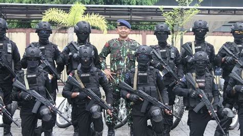 Korps Brigade Mobil (Brimob) Kebanggaan Indonesia - YouTube