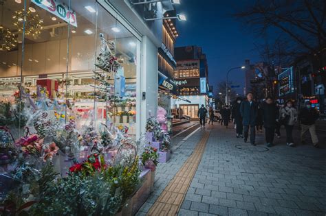 Christmas in Sinchon - Seoul Metropolitan Government