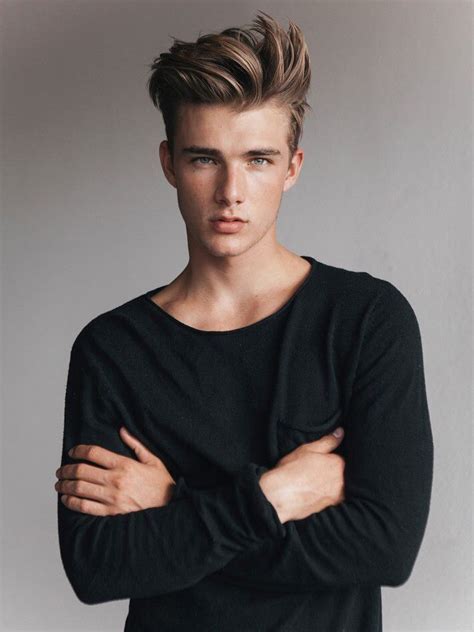 Pin by ana on Hair | Photography poses for men, Young male model, Young ...