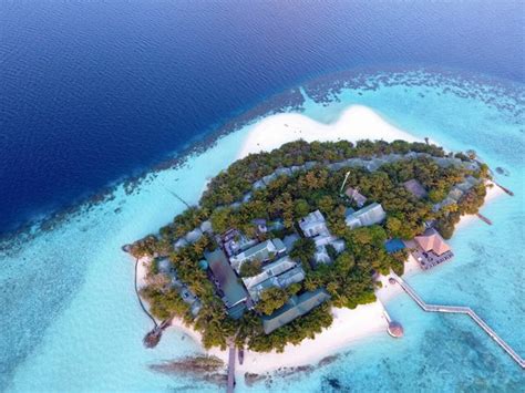 MALDIVES Eriyadu Island Resort - 35% Airline Staff Discount