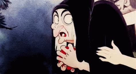 Snow White GIF - Snow White Witch - Discover & Share GIFs