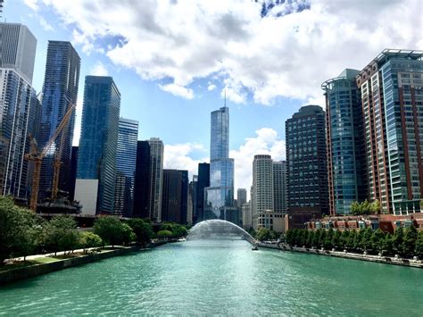 Chicago Riverwalk | Hotel Saint Clair