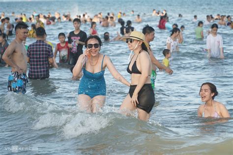 Vung Tau beach is crowded with people on National Day » Vietnam News ...