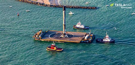 SpaceX's second rocket recovery drone ship leaves port during Starlink launch