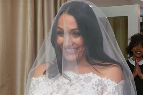 Nikki Bella Lands the Perfect Wedding Dress in 'Bellas' Preview