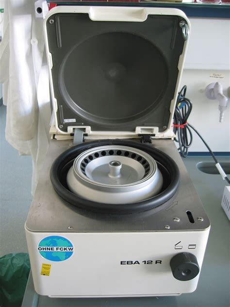 File:Tabletop centrifuge.jpg - Wikimedia Commons