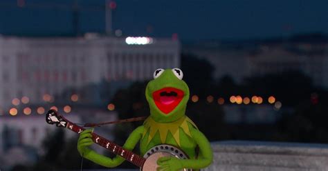 A Capitol Fourth | Kermit the Frog Performs "Rainbow Connection ...