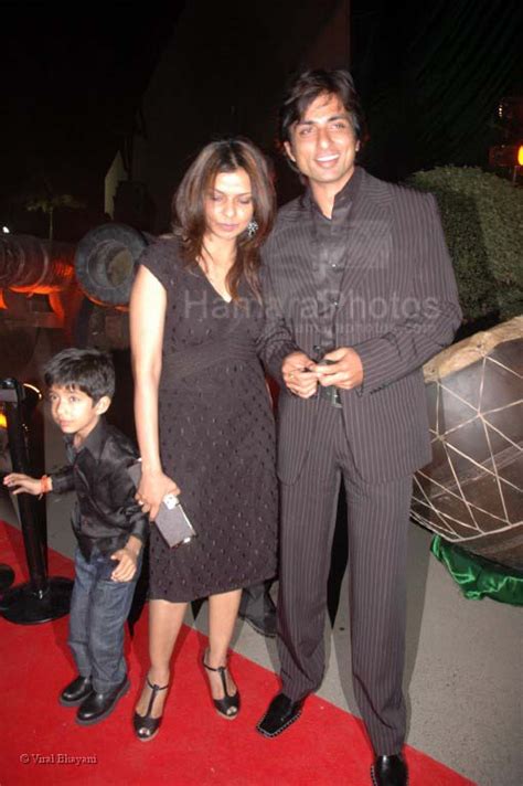 Sonu Sood at Jodhaa Akbar premiere at IMAX WADALA on 14th feb 2008 ...