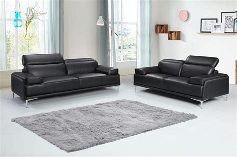 Modern Living Room With Black Leather Sofa - Room Living Leather Sofa Modern Sectional Feature ...