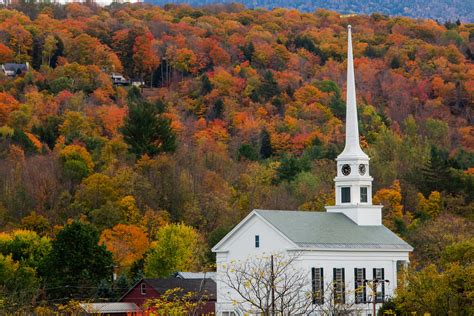 Fall foliage in Stowe, Vermont (October 9, 2014) | Anthony Quintano | Flickr