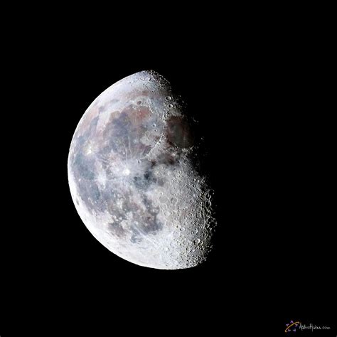 70% Waning Moon : astrophotography