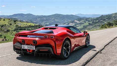 Ferrari SF90 Stradale (2020) review: an electrifying performance | CAR ...