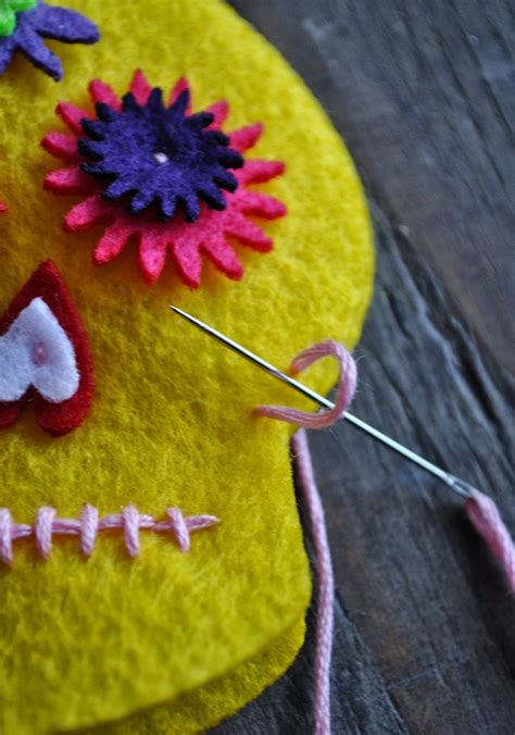 Artelexia: Day of the Dead DIY #21: Embroidered Felt Sugar Skull | Day ...