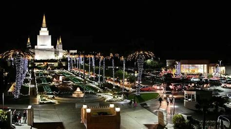 Christmas lights at the Mormon Temple, Oakland CA | Mormon temples ...