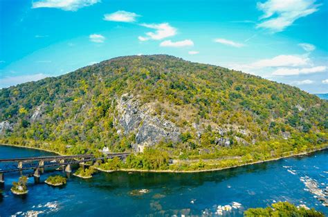 11 Best Harpers Ferry Hiking Trails (2023)