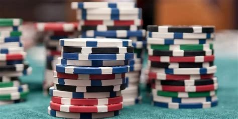 Razz poker: rules, starting hands and optimal strategy