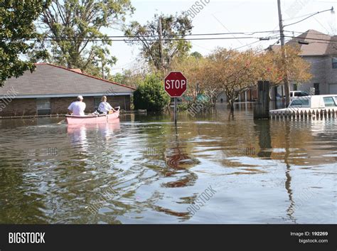 Hurricane Katrina Flood In New Orleans Stock Photo & Stock Images ...