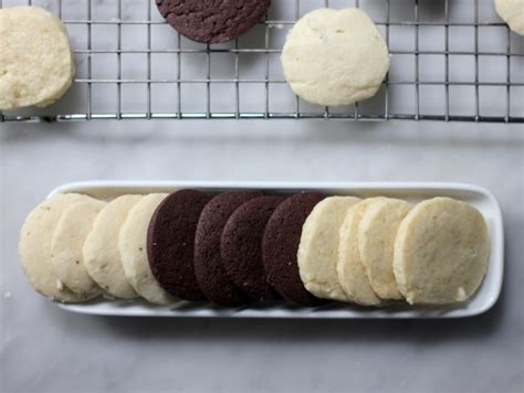 Shortbread – THE Perfect Holiday Cookies! – VRAI Magazine