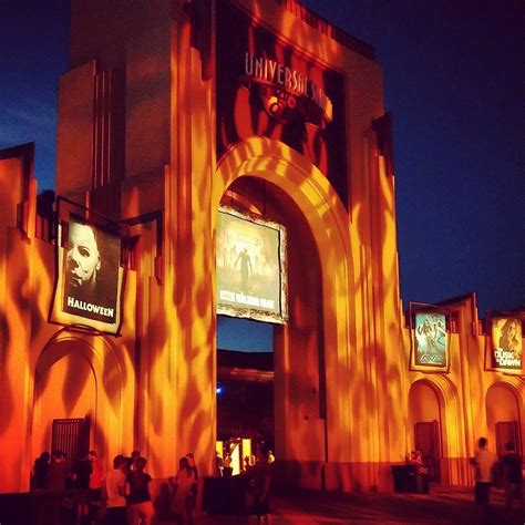 A Look at Universal Studios Halloween Horror Nights 2014The Fairytale Traveler