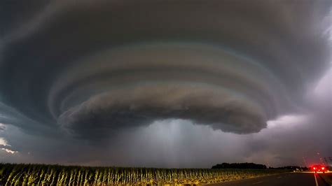 Lightning, tornadoes and wild storms: Incredible weather photos Tornadoes, Thunderstorms, Ciel ...