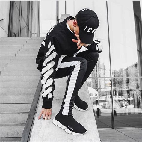 OFF WHITE streetstyle | Mens street style, Sneakers men fashion, Black and white sneakers