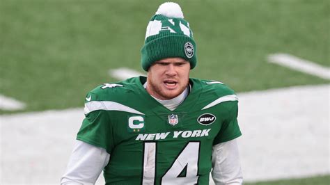 Jets GM praises Sam Darnold after trade to Panthers | Yardbarker