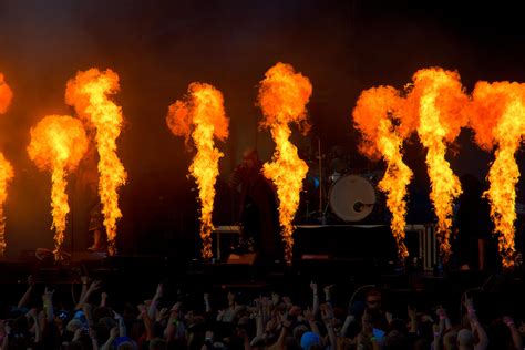 stage on fire :D by GreatBeatsreset on DeviantArt