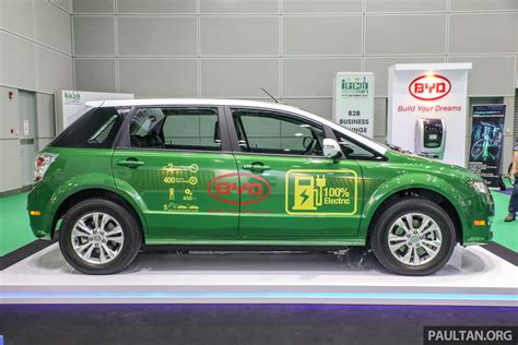 BYD e6 electric vehicle shown at IGEM 2017 – 121 hp, 450 Nm, 400 km ...