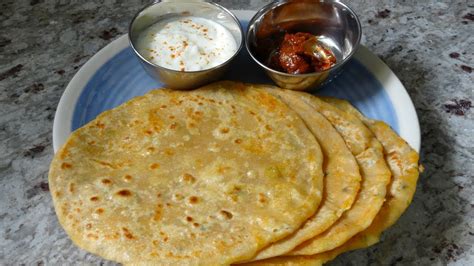 Yummy Homemade Aloo Paratha | Wheat Roti with potato stuffing | Simple ...