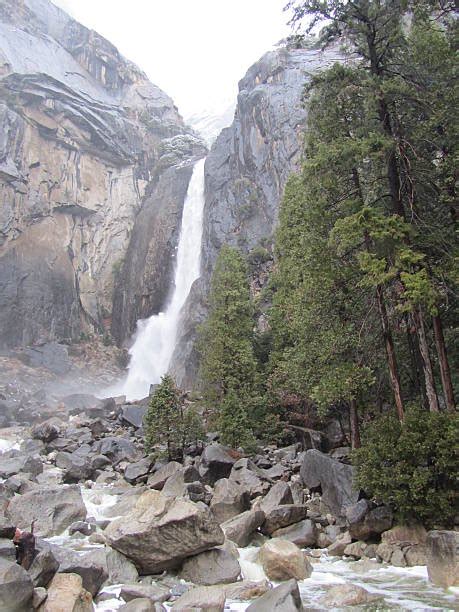 530+ Cascadas Bajas De Yosemite Fotos Fotografías de stock, fotos e ...