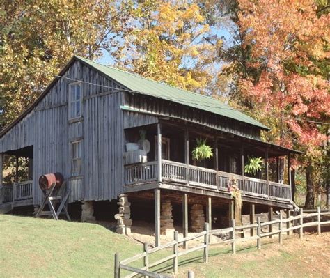 Dolly Parton's Childhood Cabin | Old houses, Loretta lynn, Cool places to visit