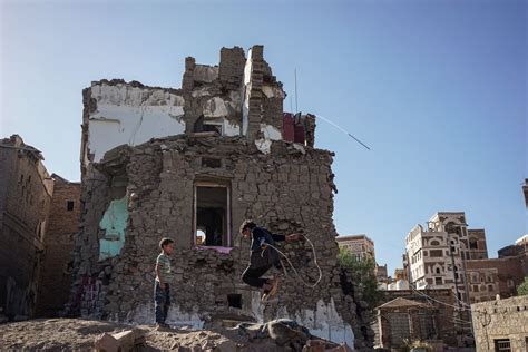 In Yemen’s war, a photographer finds points of light in the darkness