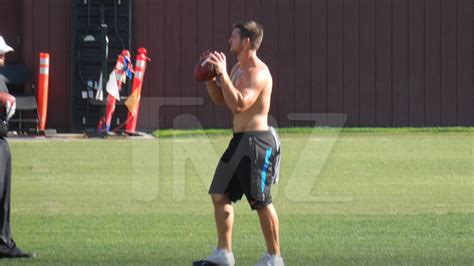 Tim Tebow -- Ripped Topless QB Workout ... At USC