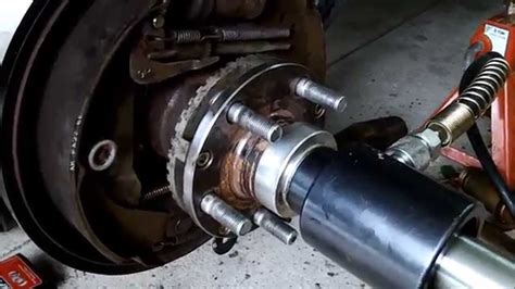 10 Bad Wheel Bearing Symptoms, Causes and How to Fix It