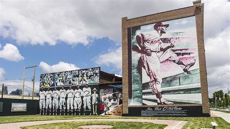 MLB, players donate $1M to Negro Leagues Baseball Museum - Kansas City ...