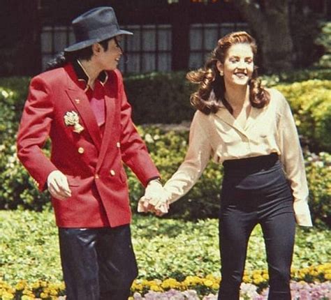 Unseen Lisa Marie and Michael Jackson Wedding Photos - Click Here to ...