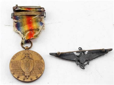 Lot - WWI USMC AVIATOR WINGS AVIATION MEDAL & PHOTOGRAPH