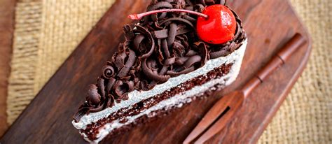 Schwarzwälder Kirschtorte Authentic Recipe | TasteAtlas