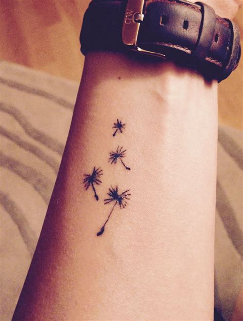 Dandelion tattoo, little seeds flying out of the white puff | Flower ...