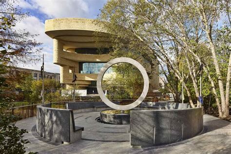 National Native American Veterans Memorial in Washington, DC eröffnet