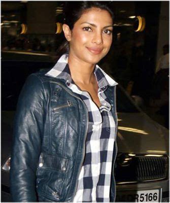 12 Pictures of Priyanka Chopra without Makeup