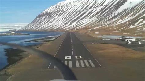 VFR Approach and landing in Ísafjörður, Iceland(BIIS) - YouTube