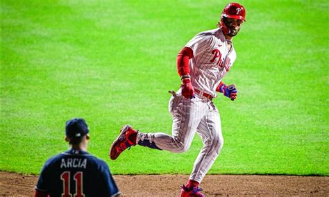 Bryce Harper stares down Orlando Arcia after hitting three-run homer