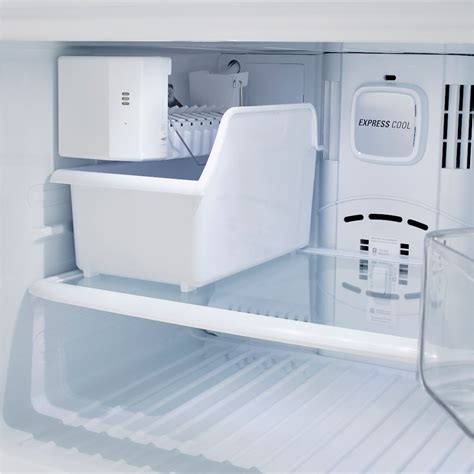 LG LTCS20030S 30 Inch Top Freezer Refrigerator with 20.2 Cu. Ft. Total Capacity, Adjustable ...