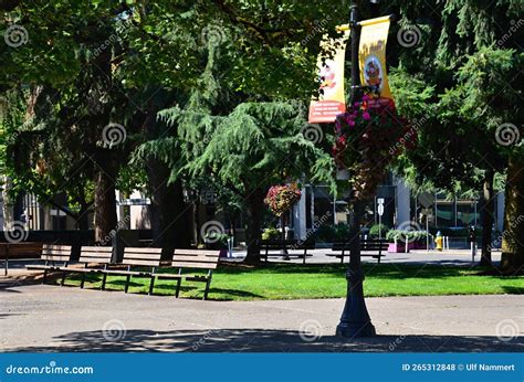 Street Scene in Downtown Eugene, Oregon Stock Photo - Image of oregon ...