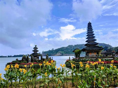 Bedugul Lake in Bali editorial stock photo. Image of temple - 238077418