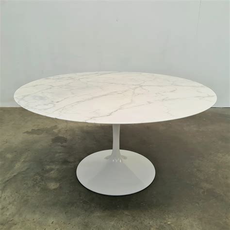 Tulip marble dining table by Eero Saarinen for Knoll International | #132812