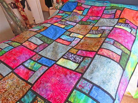 People Are Making Stained Glass Quilts And They Look Absolutely Stunning