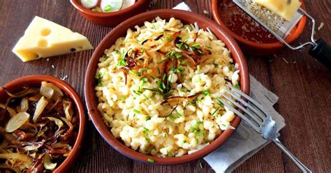 Easy Käsespätzle - Cheese spaetzle with caramelized onions - My Dinner