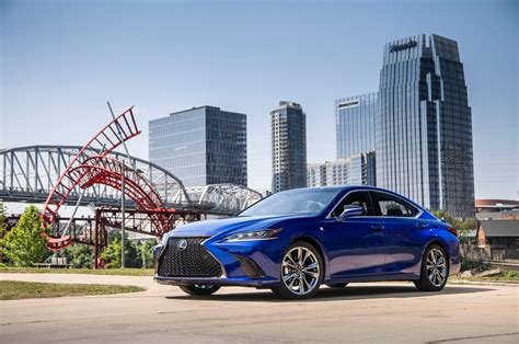 The all-new 2019 Lexus ES gets more style and substance